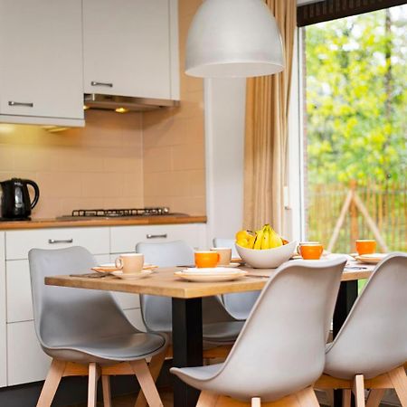 Comfort 6-Person Dog Bungalow In The Holiday Park Landal Heideheuvel Beekbergen Exteriör bild