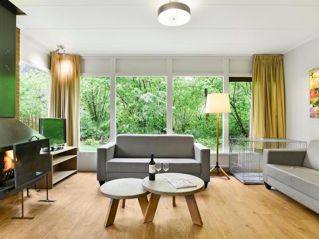 Comfort 6-Person Dog Bungalow In The Holiday Park Landal Heideheuvel Beekbergen Exteriör bild