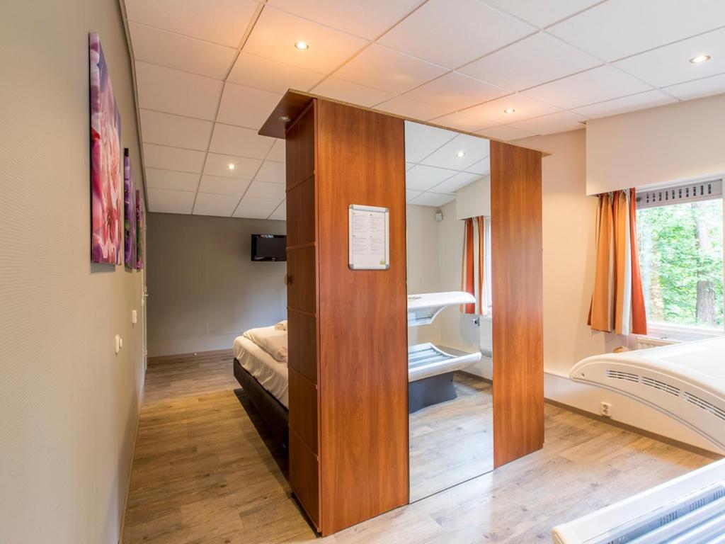 Comfort 6-Person Dog Bungalow In The Holiday Park Landal Heideheuvel Beekbergen Rum bild