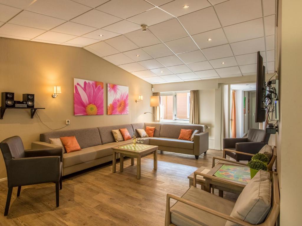 Comfort 6-Person Dog Bungalow In The Holiday Park Landal Heideheuvel Beekbergen Rum bild
