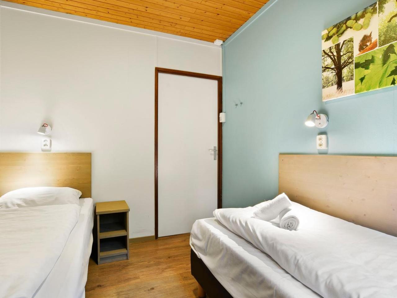 Comfort 6-Person Dog Bungalow In The Holiday Park Landal Heideheuvel Beekbergen Exteriör bild