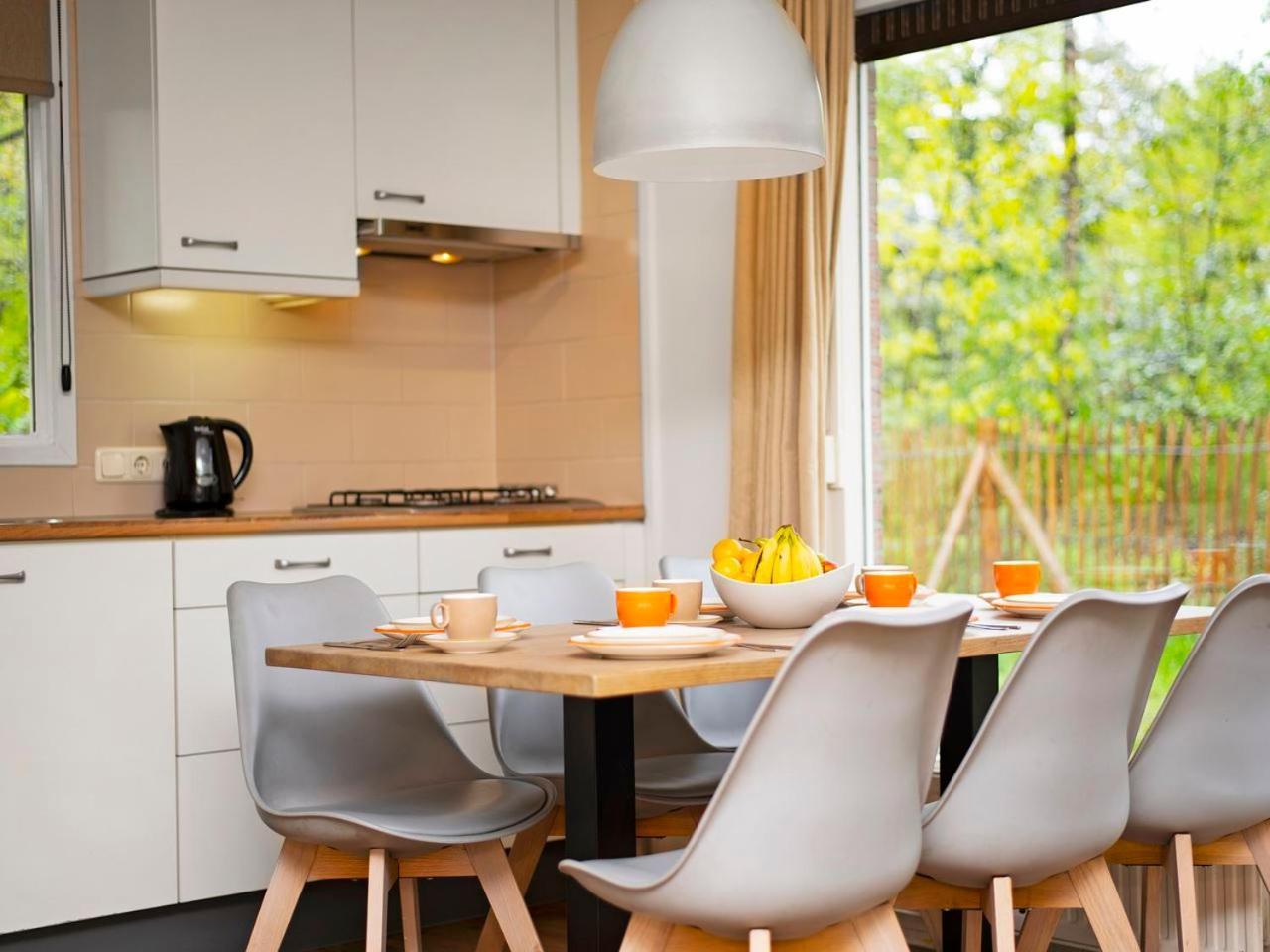 Comfort 6-Person Dog Bungalow In The Holiday Park Landal Heideheuvel Beekbergen Exteriör bild
